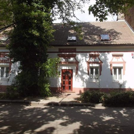 Pension U Akatu Prag Exteriör bild
