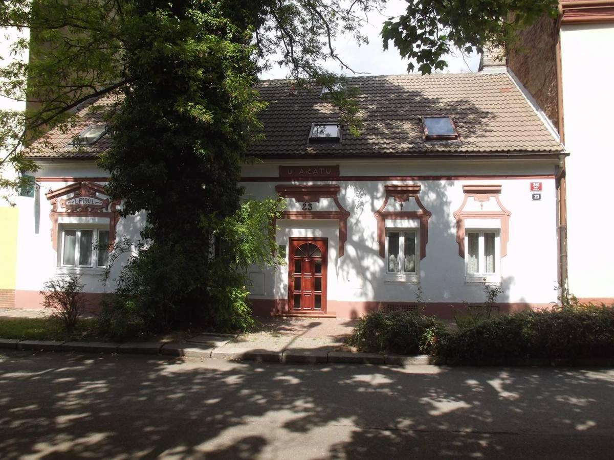 Pension U Akatu Prag Exteriör bild