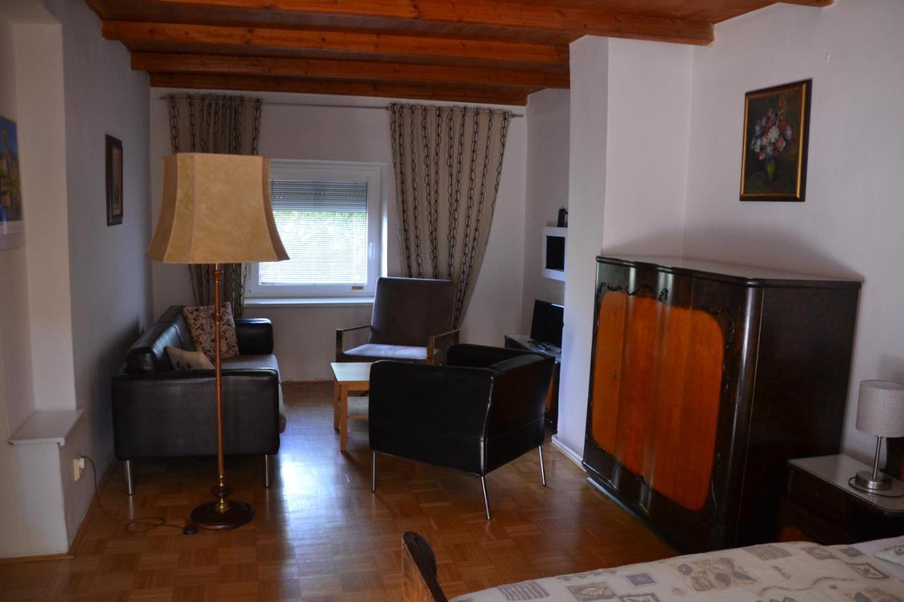 Pension U Akatu Prag Exteriör bild